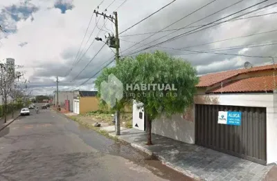 Casa com 3 quartos para alugar no planalto, uberlândia  por r$ 3.000