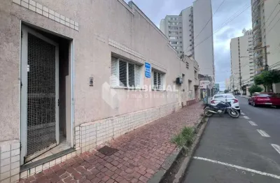 Casa comercial com 4 salas para alugar no Centro, Uberlândia  por R$ 3.800