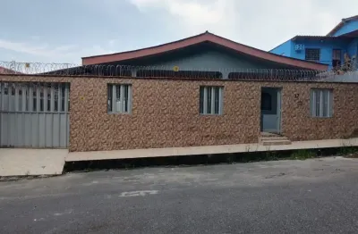 Vendo casa no parque 10 ( atrás pizzaria o faraó) r$ 470.000,00