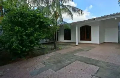 Casa com 2 quartos para alugar na Rua Doutora Yamile Nogueira, SN, Parque 10 de Novembro, Manaus