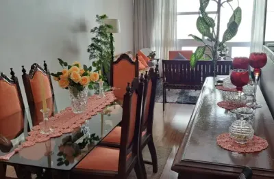 Apartamento reformado de 82m² | 2 quartos (1 suíte) | 1 vaga | quinto andar