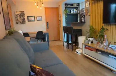 Lindo 2 quartos a venda reformado taquara melhor localização