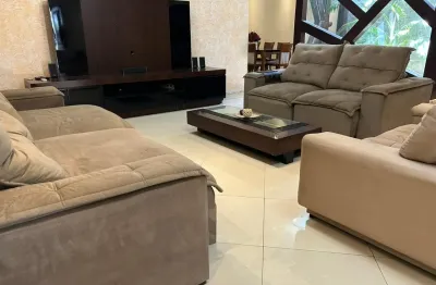 Casa de alto padrão em condomínio fechado – conforto, segurança e sofisticação no pechincha