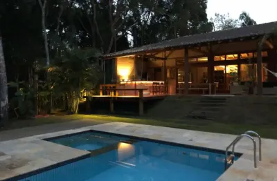 Ibiúna Casa condomínio mobiliado 280m² AC e AT 1.500m² 03suítes 4 vgs