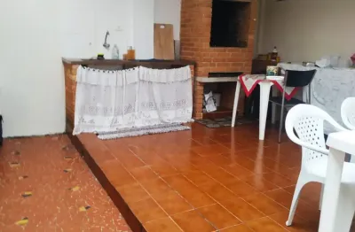 Ótima casa ac 225m²  at 280m² 04d 02 suítes 03 vagas