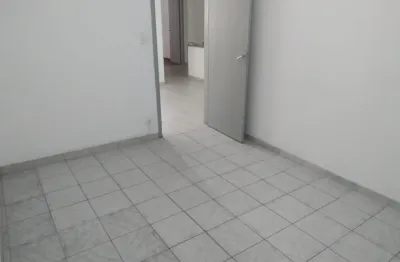 Apto na sobreloja próximo ao metrô conceição (linha azul) 02 dormitórios e 01 banheiro sem vaga para veículos