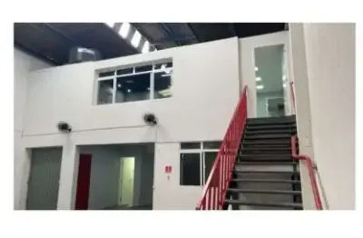 Butantã galpão 750m² escritórios 5 banheiros cozinha pé direito 6 metros