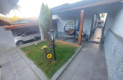 Casa com 3 quartos à venda na Alameda Hungria, 652, Jardim Europa, Bragança Paulista