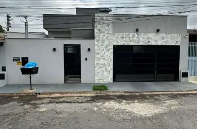 Casa com 3 quartos à venda na Rua B, 1, Parque das Laranjeiras, Goiânia
