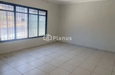 Casa com 3 quartos para alugar na Vila Altinópolis, Bauru 