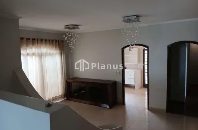 Casa com 3 quartos para alugar no Jardim Panorama, Bauru 