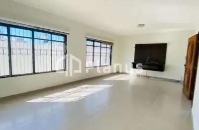 Casa com 3 quartos para alugar no Jardim América, Bauru 
