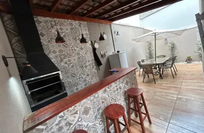 Casa térrea em condomínio, 3 dormitórios, suíte, gourmet e quintal