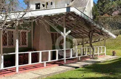 Casa com 4 dormitórios à venda, 250 m² por r$ 850.000,00 - alto da boa vista - campos do jordão/sp