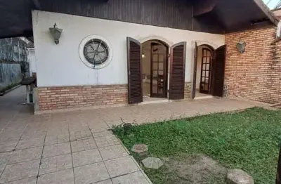Casa para Venda em Itanhaém, Gaivotas, 3 dormitórios, 1 suíte, 1 banheiro, 3 vagas
