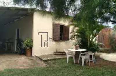 Linda chácara, terreno 1.240 m², toda murada e com pomar e muito mais!