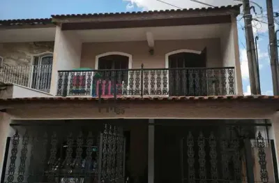 Sobrado espetacular 179m², 3 quartos (1 suíte), no melhor da zona norte!