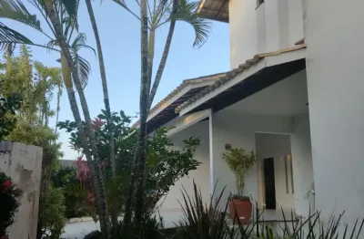 Casa 4/4 sendo 4 suíte priscila dultra lauro de freitas.