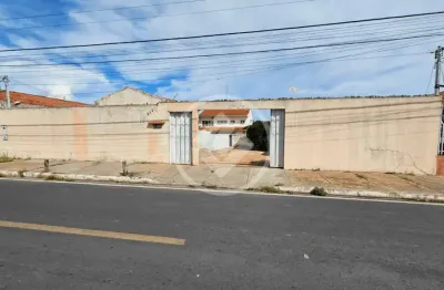Sobrado centro norte de varzea grande, 3 quartos, 1 suite, 660 m2, piscina, churrasqueira codigo: 54992