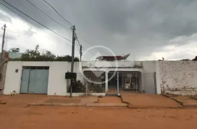 Casa espaçosa com possibilidade para finalidade comercial codigo: 92409