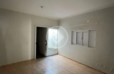 Sobrado com localização privilegiada no ipase,  atende para o residencial e ou comercial, com várias salas e garagens próxima de mercado, posto, farmácia, praça, shopping, codigo: 120454