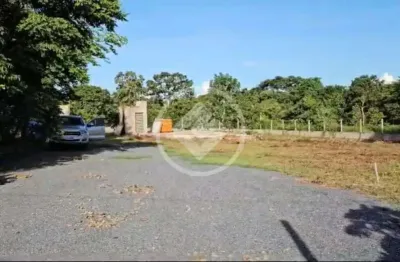 Ondomínio chácara águas claras   distrito da guia a apenas 33 km de cuiabá   terreno de 2500m² todo cercado, com edificação de um despensa, início de um espaço gourmet, caixa d'água 3 mil lts.  valor 