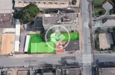 Vende-se três imóveis na barão de melgaço, centro sul - 735m² - muito bem localizado - cuiabá - mt - valor: r$ 1.600.000,00 codigo: 107209