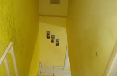 Vendo sobrado res. shangri-la, 2 quartos, semi mobiliado, cuiabá -mt codigo: 89353
