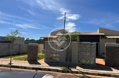 Lindo sobrado em chapada dos guimarães, 2 suítes, 125m² de área construída, 290m² de terreno, próximo a praça. codigo: 70093