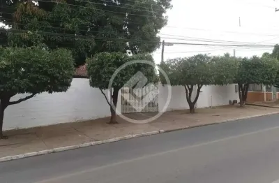 Excelente oportunidade de casa para ponto comercial a venda no bairro jardim cuiaba. com ótima localização se torna ideal para instalção de clinicas médicas ou escritórios. codigo: 143188