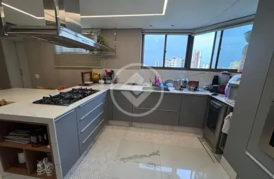 Lindíssima cobertura dúplex localizada na região mais elegante de cuiabá, edifício del fiori. sala de estar e jantar conjugada, integrada a sacada toda climatizada, suite master com sacada privativas,
