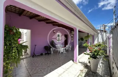Casa no cpa iv com 4 quartos, sendo 1 suíte e área gourmet completa. codigo: 146481