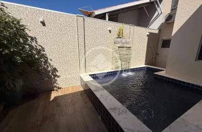 Casa em condomínio esmeralda porteira fechada- com piscina e espaço gourmet com churrasqueira, 2 quartos com planejados e ar condicionado, cozinha com planejados, banheiro com blindex e armário, sala 