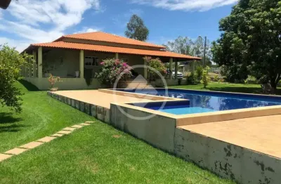 Chácara na guia próximo valle gramado, 610 m² de área construída, piscina, 4 quartos sendo uma suíte. codigo: 157104