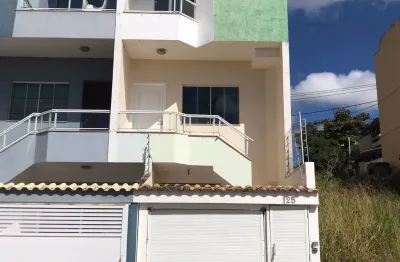 Alugo excelente duplex com 2 qtos, sendo 1 suite, novo horizonte, macae/rj