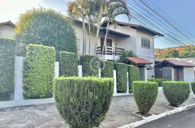 Casa à venda em novo hamburgo, petrópolis, com 3 quartos, com 205 m²