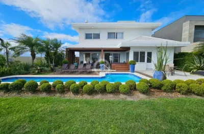 Casa à venda em xangri-lá, centro, com 4 suítes, com 327 m²