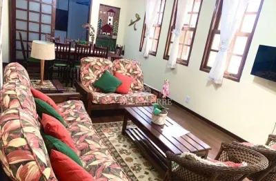 Casa com 3 dormitórios à venda, 124 m² por R$ 690.000,00 - Alto - Teresópolis/RJ