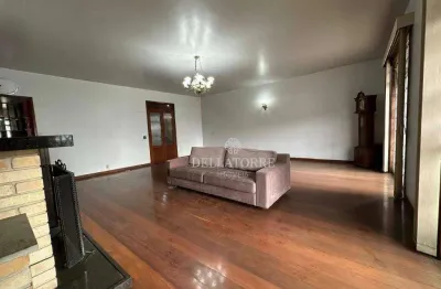 Casa com 3 dormitórios para alugar, 353 m² por r$ 13.572,00/mês - várzea - teresópolis/rj