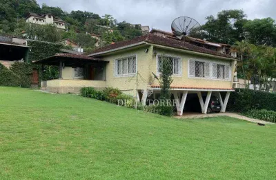 Casa com 3 dormitórios à venda, 237 m² por r$ 1.200.000,00 - golfe - teresópolis/rj