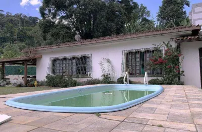 Casa com 4 dormitórios à venda, 182 m² por R$ 950.000,00 - Ermitage - Teresópolis/RJ