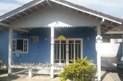 Casa com 3 quartos à venda no Petrópolis, Joinville 