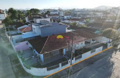 Casa com 6 quartos à venda no Guanabara, Joinville 