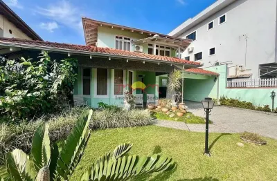 Casa com 4 quartos à venda no Iririú, Joinville 