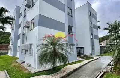 Apartamento com 3 quartos para alugar no Iririú, Joinville 