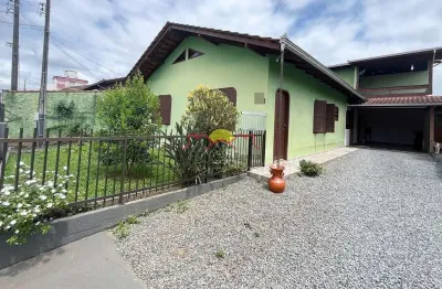 Casa com 3 quartos à venda no Iririú, Joinville 