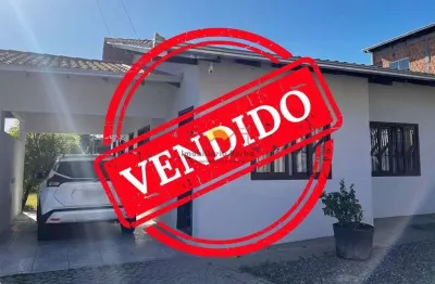 Casa com 3 quartos à venda no João Costa, Joinville 