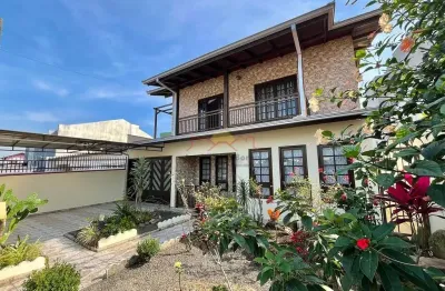 Casa com 4 quartos à venda no Guanabara, Joinville 