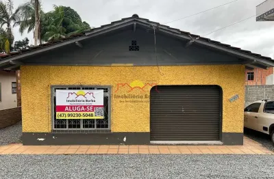 Casa com 2 quartos para alugar no Paranaguamirim, Joinville 