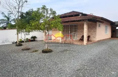 Casa com 3 quartos para alugar no Guanabara, Joinville 